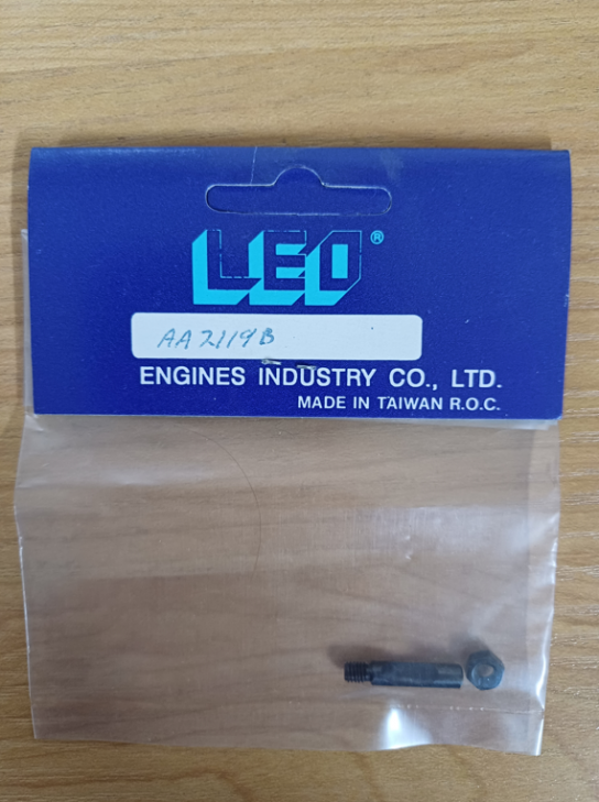 Leo Engines - Carburettor Retaining Bolt image